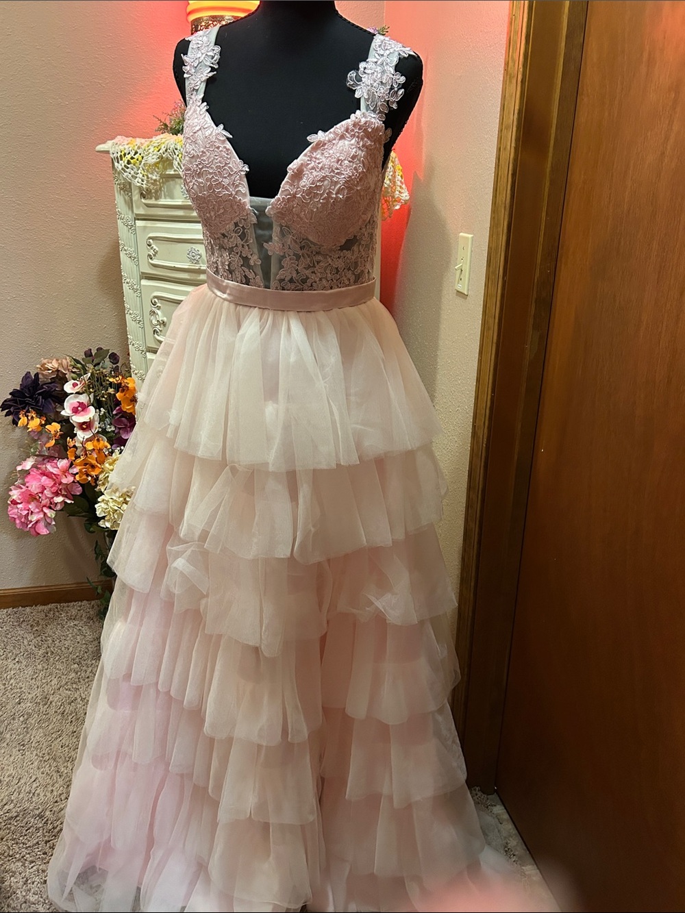 Pink Lace & Tulle Tiered Prom Dress. NWOT